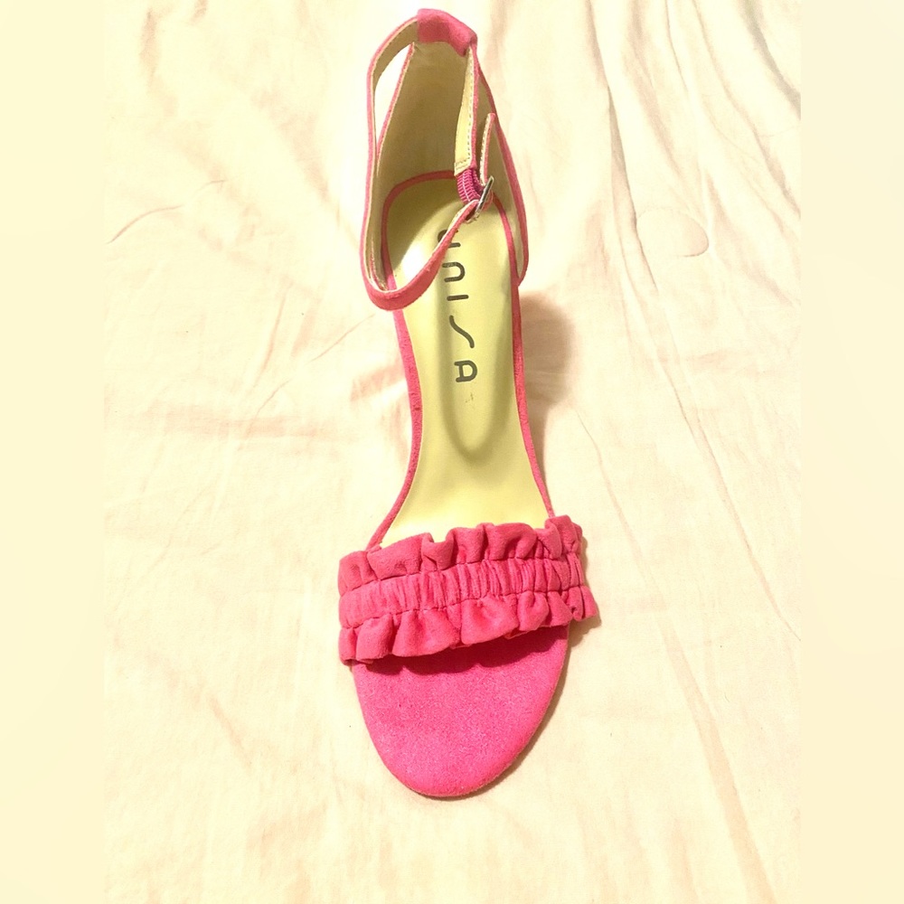Unisa hot pink strapped shoes size 8.5 medium brand new